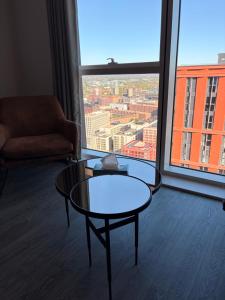 LuxeCity - Manchester Skyline City View
