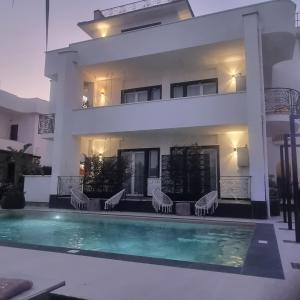 Viroga Suite Apartments