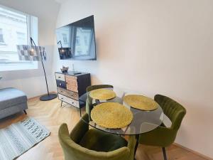 Central & Modern in Trendy Area l HG22