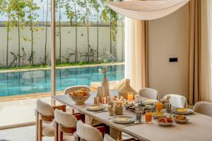 Luxury 6BR Villa with Pool & Cinema Near Center