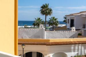Beachfront Sea views apartment Puerto de Cabopino