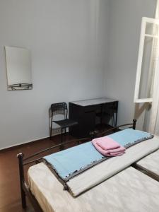 comfortable room and shared kitchen and bathroom