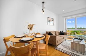 Stunning 1 bedroom apartment - free parking