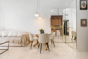 Céntrico Apartamento en Calle Carreteria - Malaga