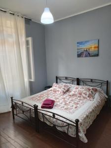 comfortable room and shared kitchen and bathroom