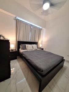 Heart of Down Town SDQ2dr Modern Apartment