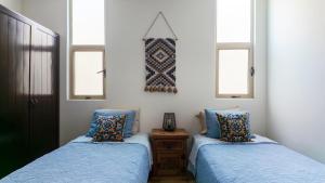 3BR Penthouse with Stunning Arch Views and Private Concierge 24 7