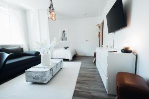 1 BR Studio - ZENTRAL - PARKHAUS - BUSINESS - KAFFEE - NETFLIX - SMART TV - KÜCHE