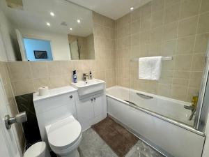 Riverview Stunning Apartment 3Bedroom 2Bathroom, Parking