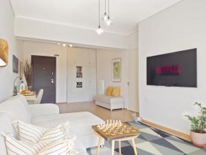 Bright Spacious Home Near Pelion & Sports Facility