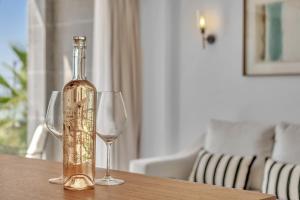 La Viu - Luxury Beachfront Apartment by Finest Rentals