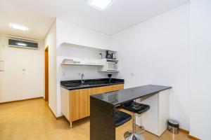 Studio c Piscina ao lado da Rua 24 Horas -CON1701