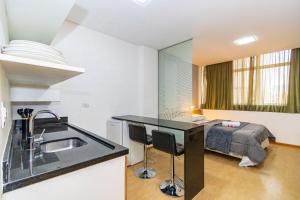Studio c Piscina ao lado da Rua 24 Horas -CON1701