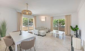 PUERTO BANÚS LUXURY APARTMENT, Marbella Golden Mile