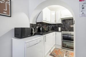 Fabulous Two Bed Apt in Heart of Chelsea - London