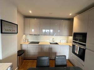 Stunning 2Bedrooms, 2Baths, Balcony, Parking