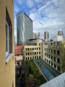 The Nivy Executive Suite, 3 Bedrooms and Livingrooms, Fits 8 Guests