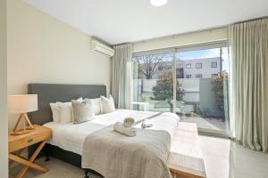 Executive Ground Floor Apartment in Merivale