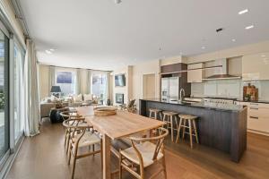 Executive Ground Floor Apartment in Merivale