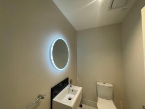 Executive Ground Floor Apartment in Merivale