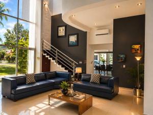Private Pool Villa, Walk to Beach & 5th Ave