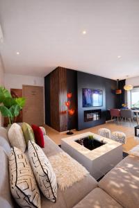 Privilege House jade