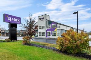 Spark by Hilton Portland Airport Maine Mall