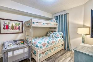 3BR Beachfront Huge Balcony 2 Pools Luxury