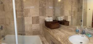 Acapulco Diamante Copan