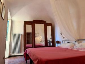 HOST4U - ex Archbishops House & Terrace, Imperia