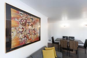 Acogedor departamento en Barrio el Golf con Aire acondicionadoCercano a Costanera Center y MUT