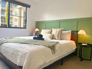Dive In – Cairns Poolside Stay