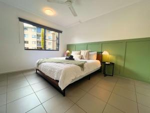 Dive In – Cairns Poolside Stay