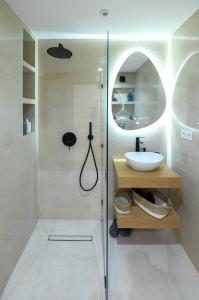 Élégant Appartement 2 Chambres avec Piscine - Guéliz, La maison du regard