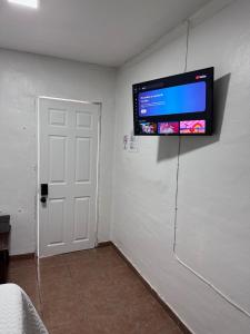 Habitaciones Playa Surf City Aire WiFi y Parqueo
