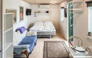 Beautiful Apartment In Humlebæk With Wifi