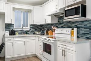 Charming 2-BD Suite Private Entrance in Vancouver