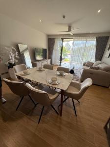 Laguna Seashore, 2BR - 200 meters to the beach