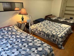 Airport 10 min Stay - Large Bungalow Room & Free Parking
