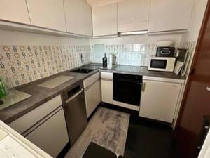 Beautiful Seaview Apartment for 4