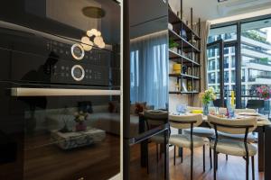 Luxury Lake View Apartment Private Jacuzzi