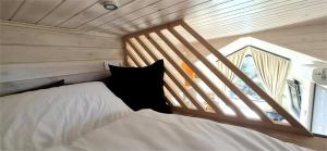 Il Nostro Sogno - Madonna by Tiny Away