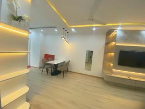 Căn hộ gia đình 2 phòng ngủ - Ban công - Góc biển