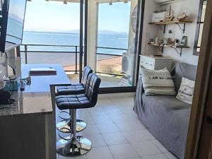 Appartement avec climatisation et terrasse - vue étang - FR-1-195-126