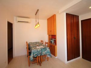Apartamento cerca de playa y puerto - 6 pers. - ES-228-215