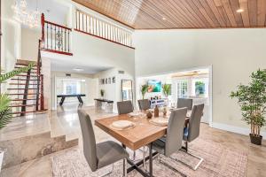 Spacious Tropical Pool Home Miami 4 beds 3 baths Sleeps 13