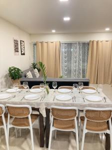 4BR Townhome Sleeps 10 Near Nimman and MAYA mall