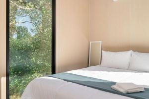 Huntingdon House by Tiny Away