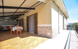 Lovely Apartment In Perdifumo With House Sea View