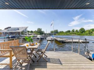 Tiny Houseboat De Woudaap - I